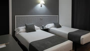 Triple Room | Blackout curtains, free WiFi, bed sheets