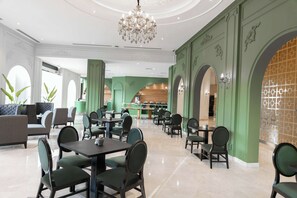 Breakfast served - Levatio Suites Muscat, a member of Radisson Individuals (Muscat)