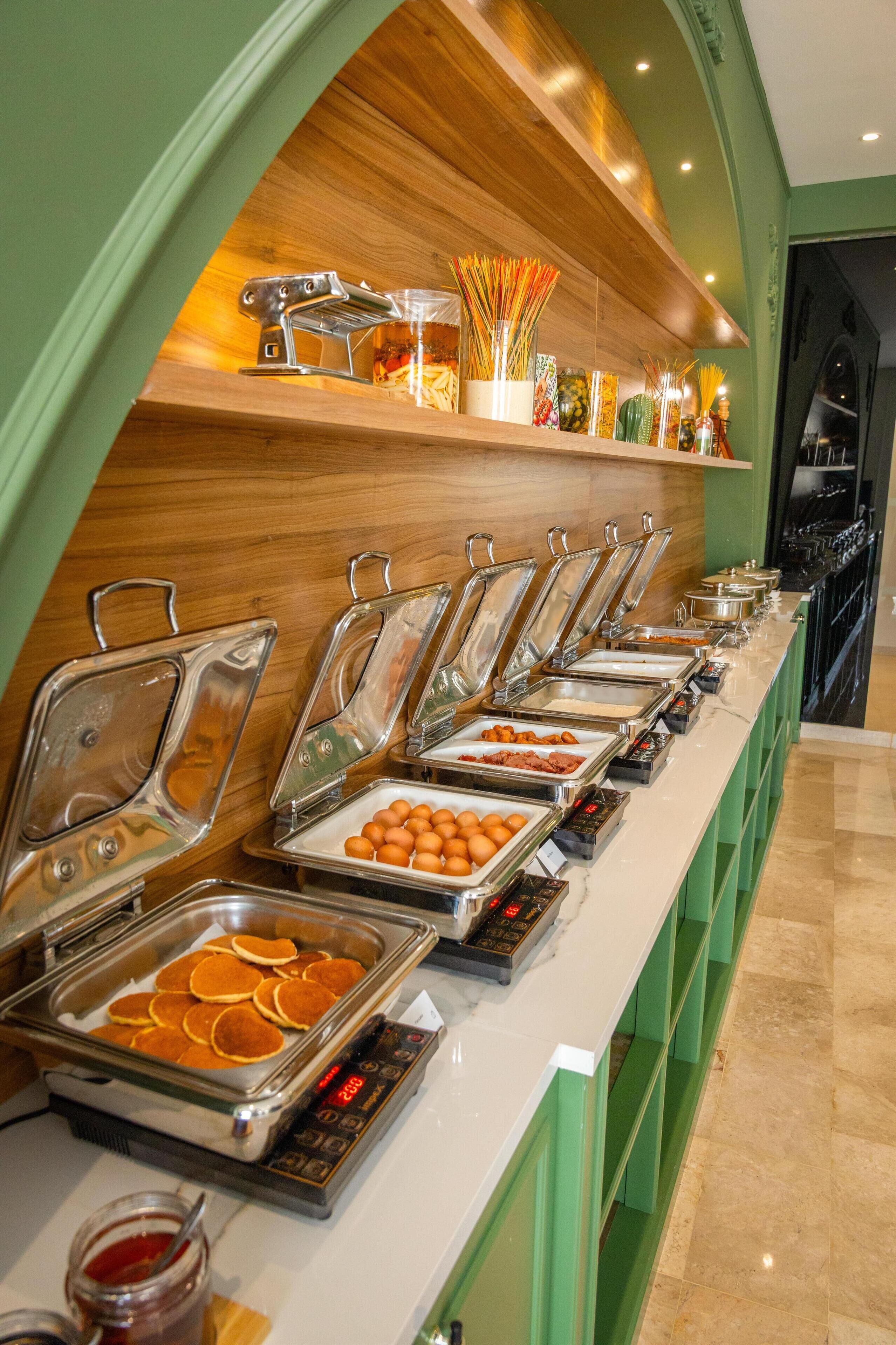 Päivittäinen buffetaamiainen maksusta