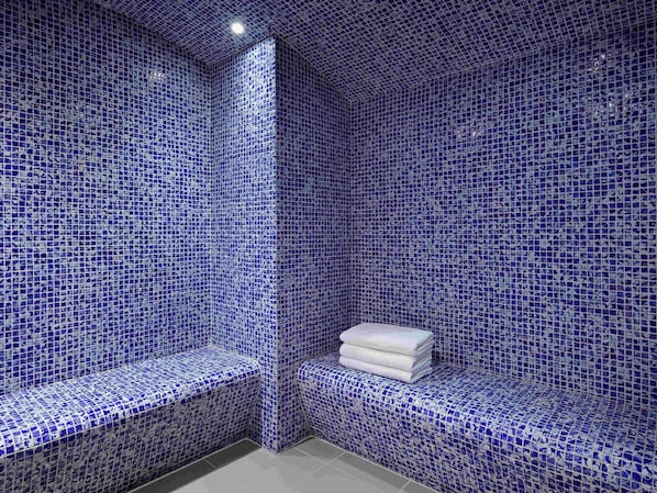 Sauna, hot tub, steam room, massages