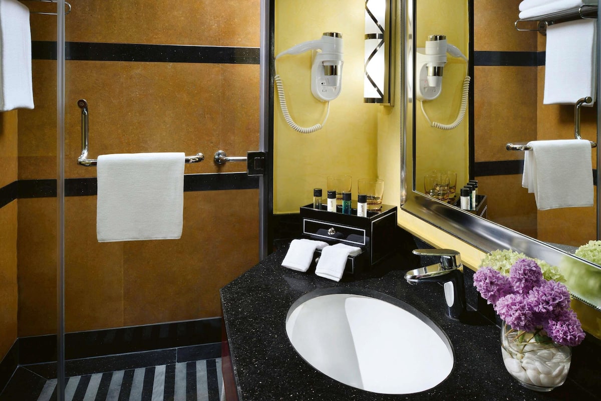 In-room safe, desk, blackout drapes, soundproofing