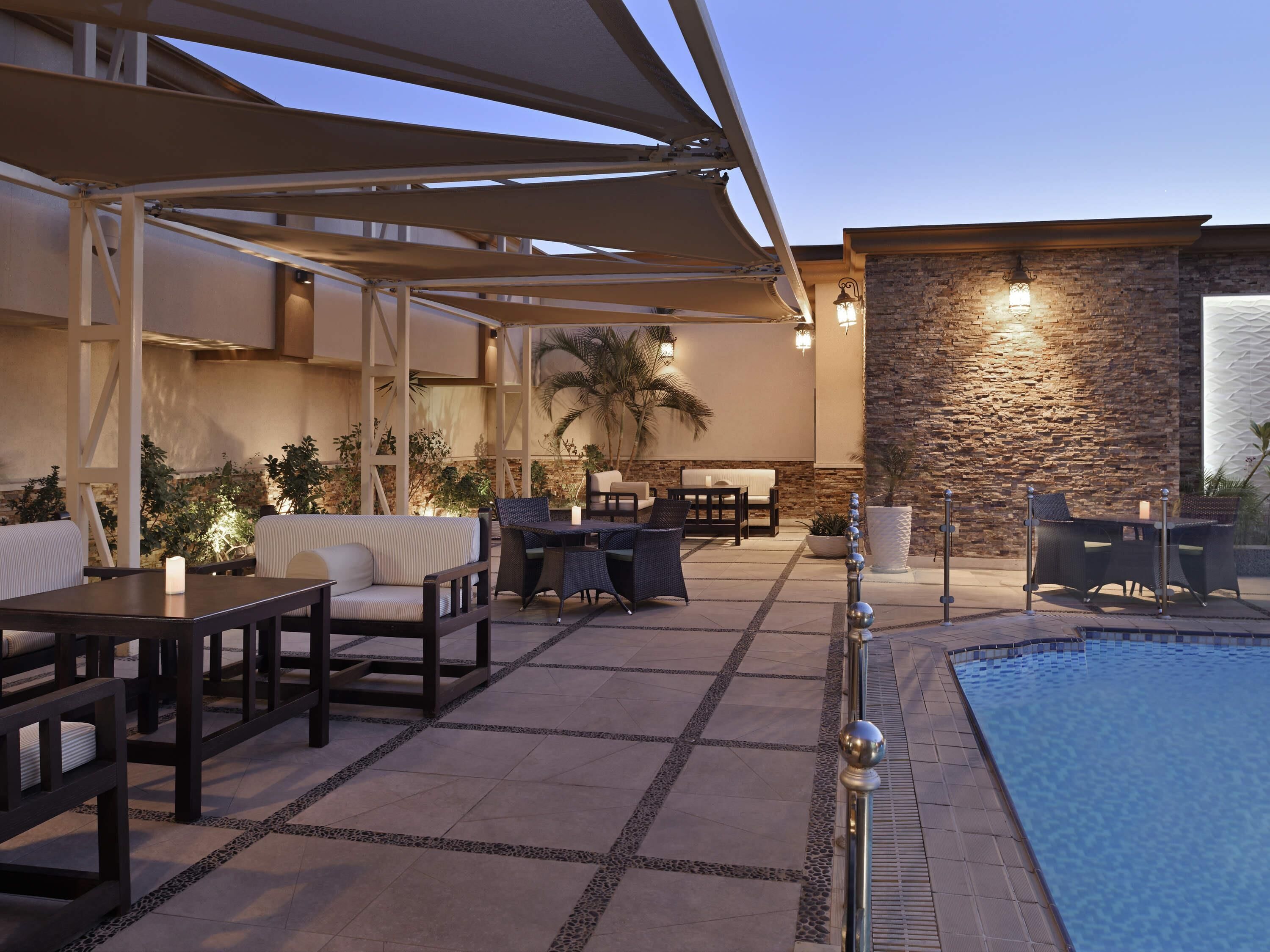 Se sirven desayunos, almuerzos, cenas y cocina local e internacional 