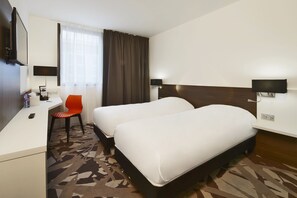 Standard Room, 2 Twin Beds | Premium bedding, in-room safe, desk, blackout drapes - Kyriad Troyes Centre (Troyes)