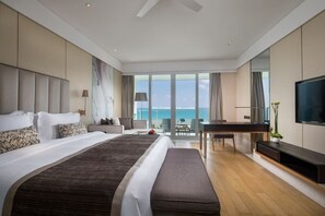Premium Ocean View King Room | Minibar, in-room safe, desk, laptop workspace - Wyndham Sanya Bay (Sanya)