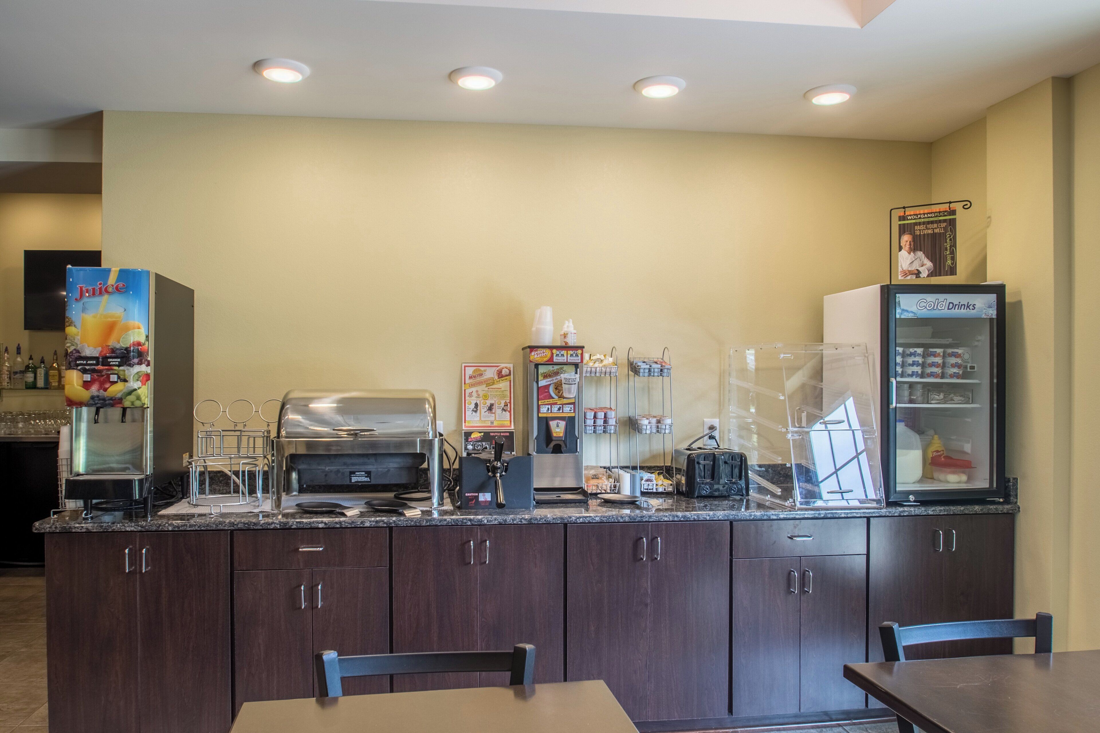 free daily continental breakfast