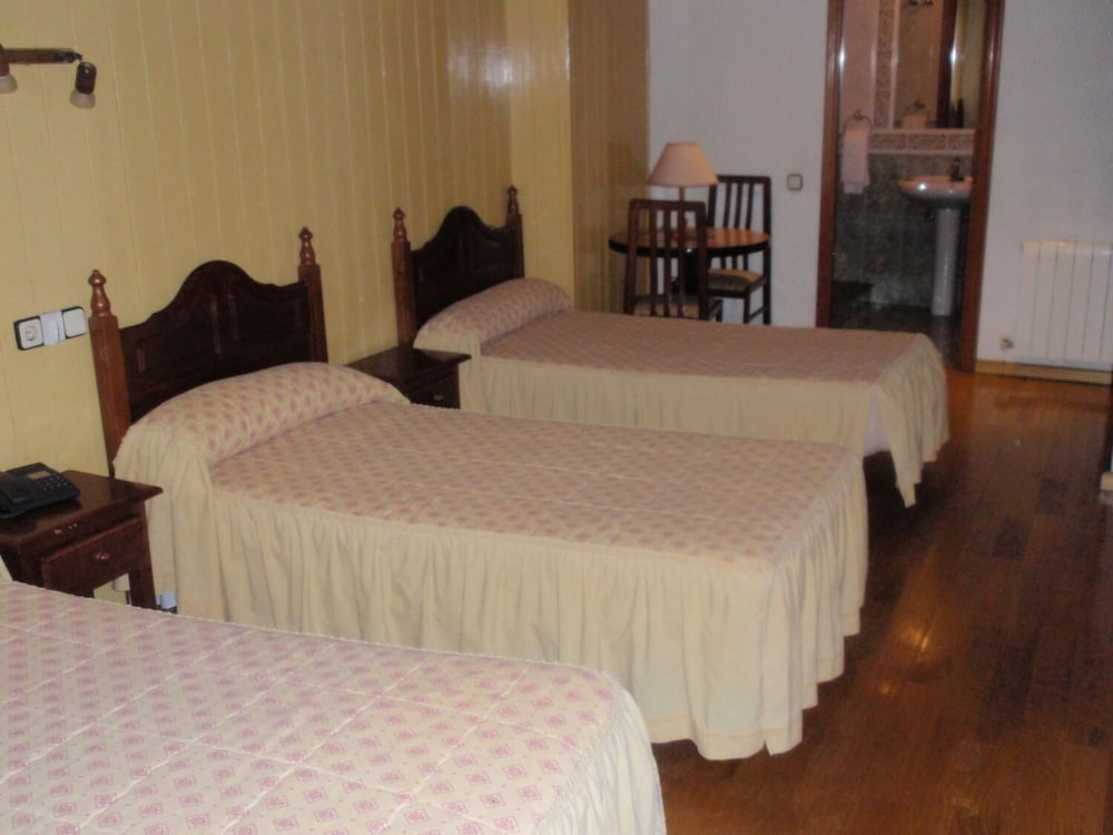 Hotel Favila Oviedo by null