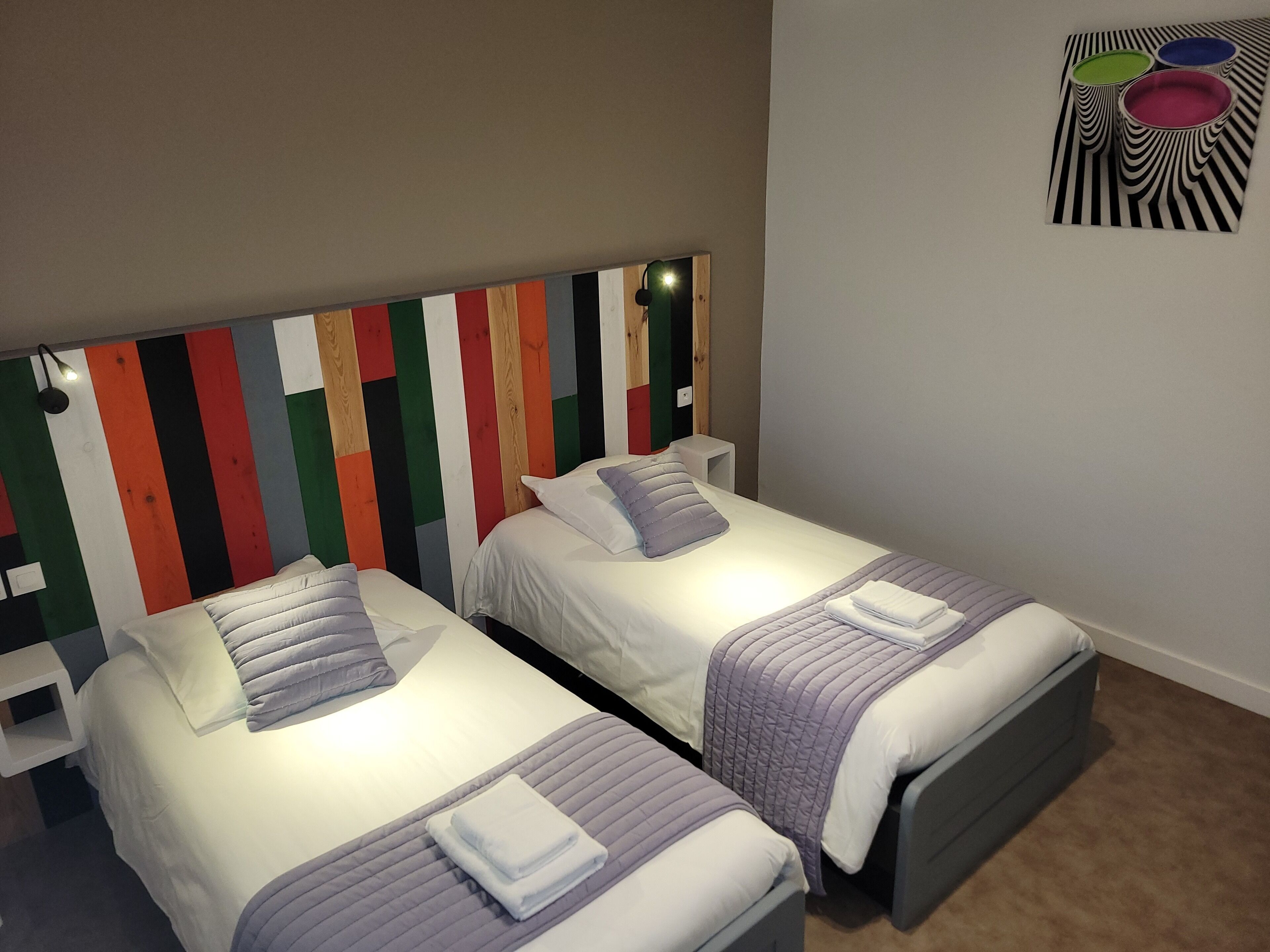 classic twin room, 2 single beds | desk, soundproofing, free cots/infant beds, free wifi