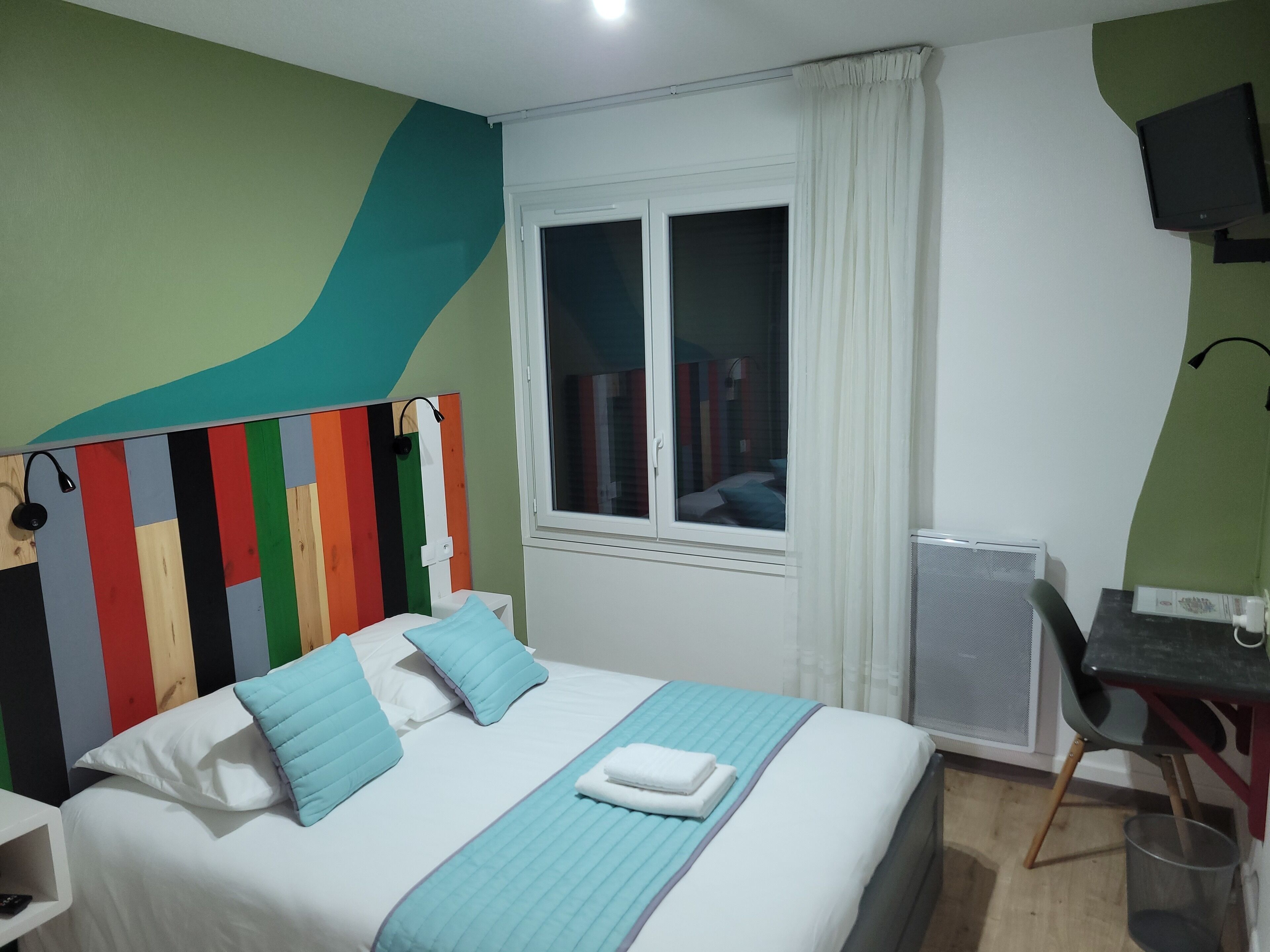 classic double room, 1 double bed | desk, soundproofing, free cots/infant beds, free wifi