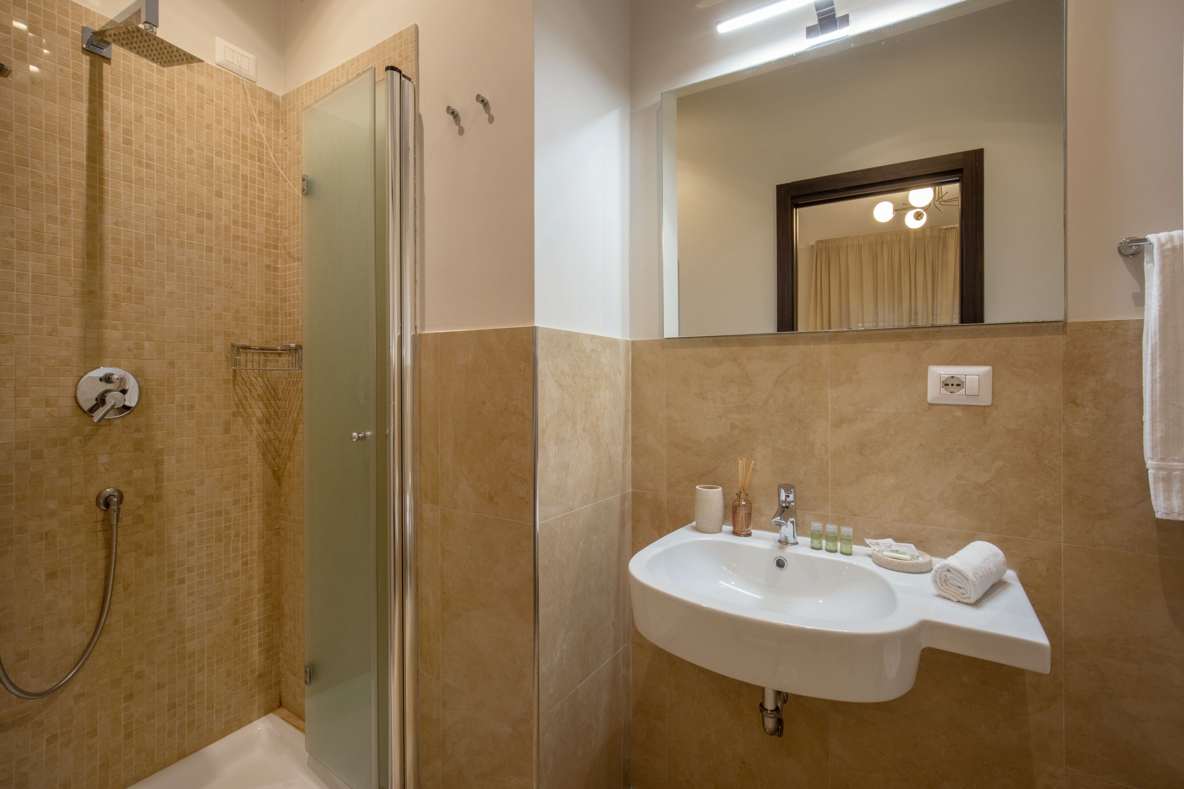 Photo - Daplace - Hotel Gran Torino Suites