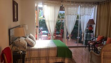 Standard Room | 1 bedroom, iron/ironing board, rollaway beds, free WiFi