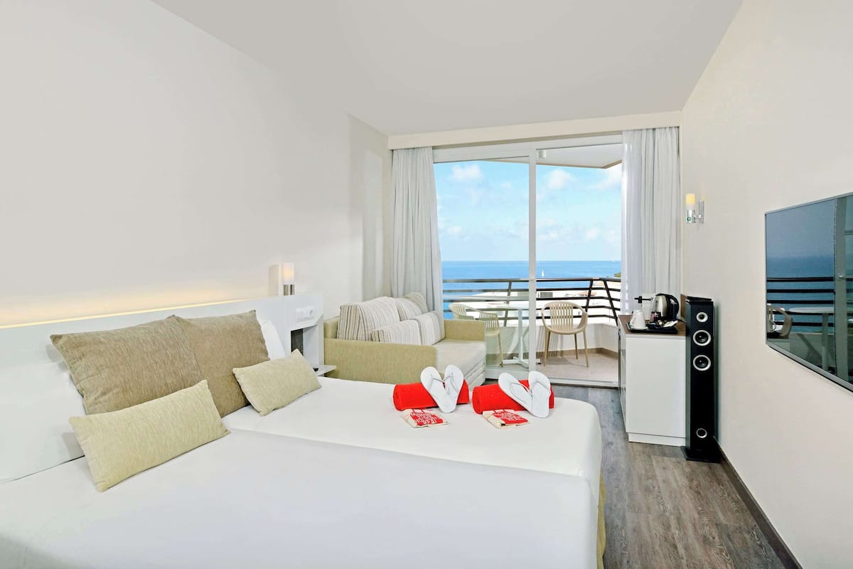 double room, sea view (xtra) | in-room safe, desk, blackout curtains, free wifi