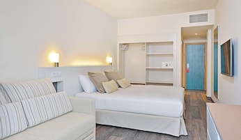 In-room safe, desk, blackout drapes, free WiFi