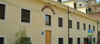 Hostal El Arco