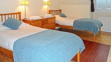 Standard Twin Room, Shared Bathroom | Free WiFi, bed sheets