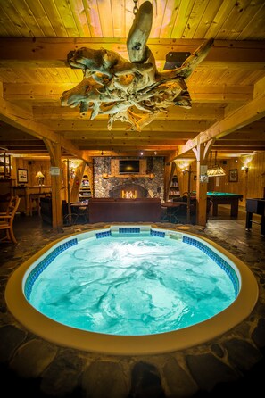 Bañera de hidromasaje interior