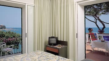 Míníbar, öryggishólf í herbergi, rúmföt