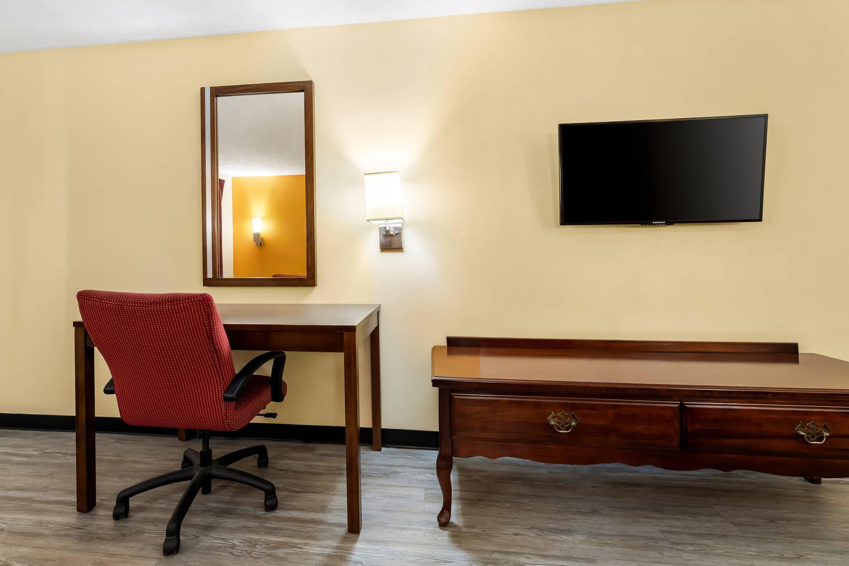 1 bedroom, premium bedding, desk, blackout drapes
