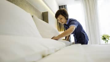 1 bedroom, hypo-allergenic bedding, free minibar items, in-room safe