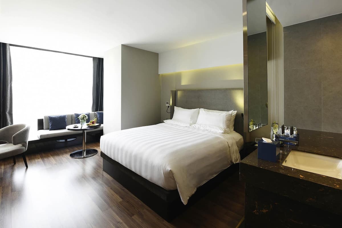 Superior Studio, 1 King Bed