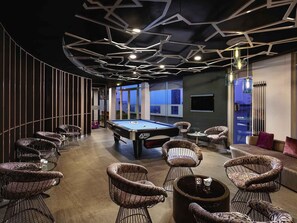 3 bars/lounges, rooftop bar, lobby lounge - Novotel Suites Hanoi (Hanoi)