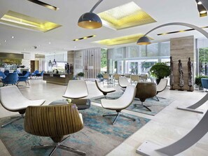 3 bars/lounges, rooftop bar, lobby lounge - Novotel Suites Hanoi (Hanoi)