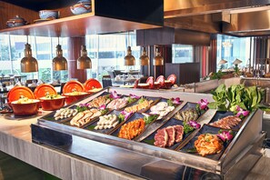 Daily buffet breakfast for a fee - Novotel Suites Hanoi (Hanoi)