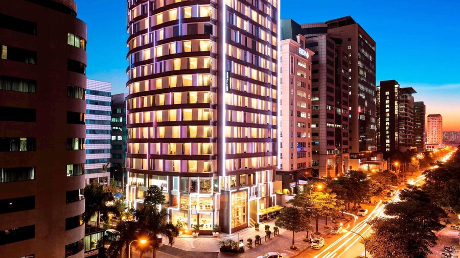 Novotel Suites Hanoi