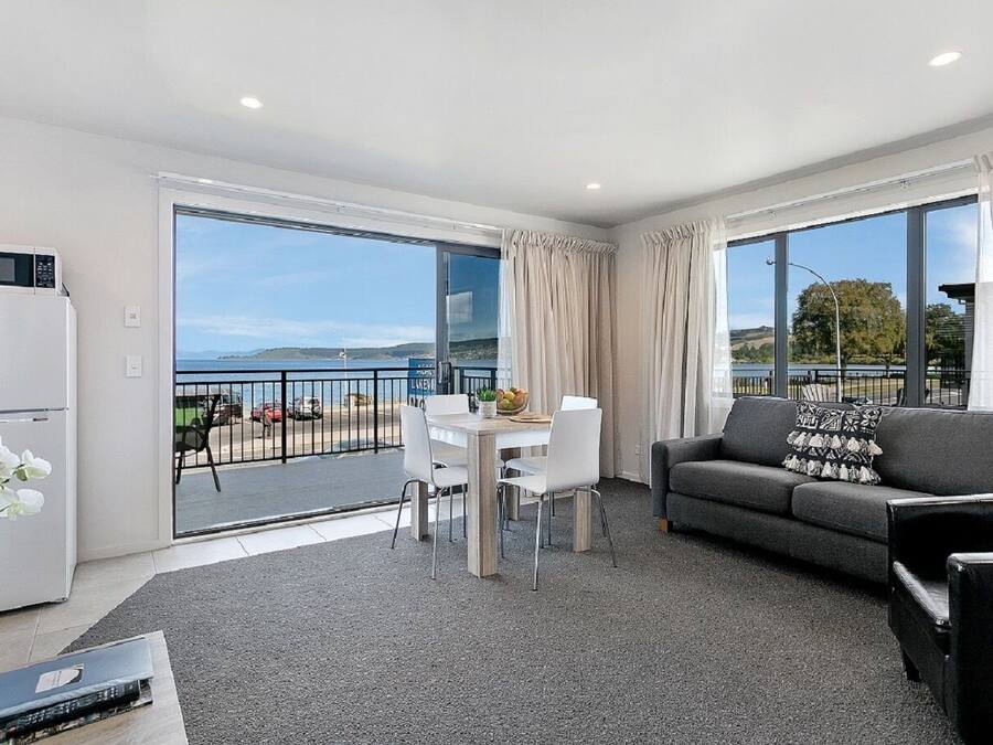 2 Bedroom Upstairs Lake view Suite (Acacia Wing) | Living room | 50-inch LCD TV with cable channels, TV