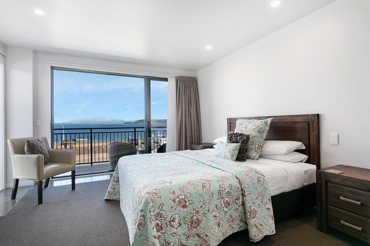 Superior Lakeview Studio (Lake Wing) | Lake view