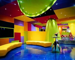 Área de juegos infantiles bajo techo