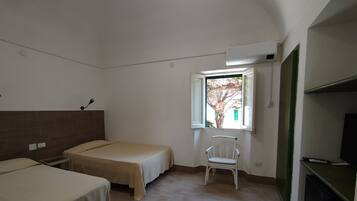 In-room safe, free cots/infant beds
