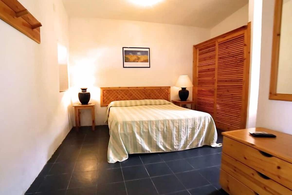 Habitación doble | Minibar y ropa de cama