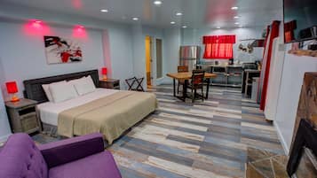 Estudio romántico | 1 habitación, ropa de cama de alta calidad y wifi gratis