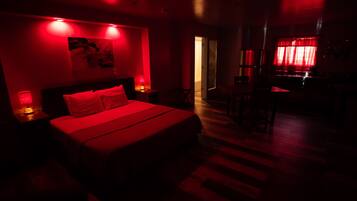 ๋ก๋งจํฑ ์คํ๋์ค | 1 ๊ฐ์ ์นจ์ค, ๊ณ ๊ธ ์นจ๊ตฌ, ๋ฌด๋ฃ WiFi