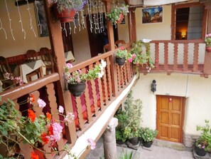 Courtyard - Muyucmarka Hospedaje Familiar (Cusco)