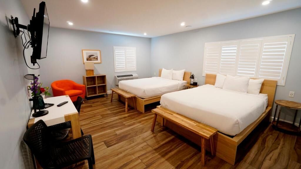 Deluxe Double Room, 2 Queen Beds, Non Smoking | 1 bedroom, premium bedding, desk, soundproofing