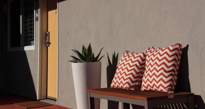 El Royale Gardens Near Universal Studios