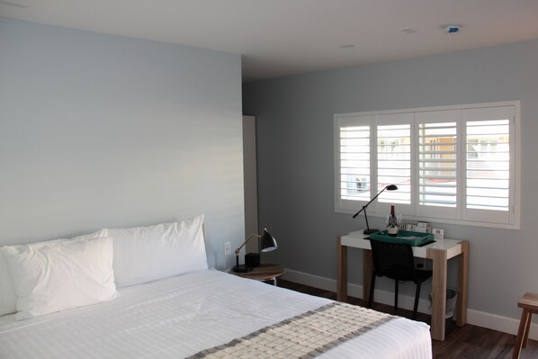 Classic Room, Non Smoking | Living area