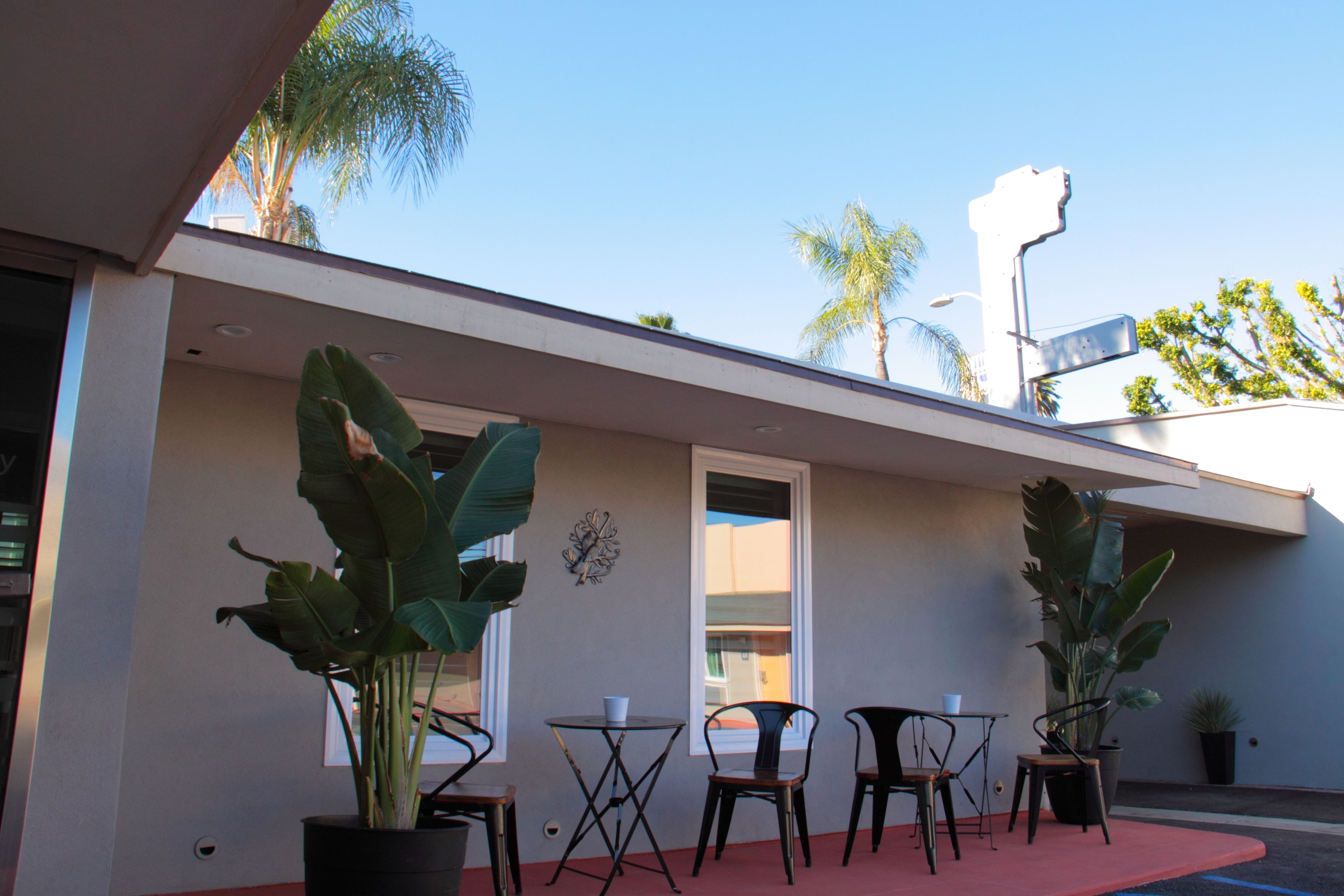 Photo - El Royale Hotel - Near Universal Studios Hollywood