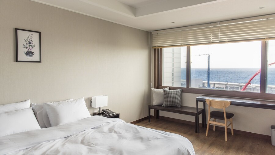 Check Inn Hotel Jeju