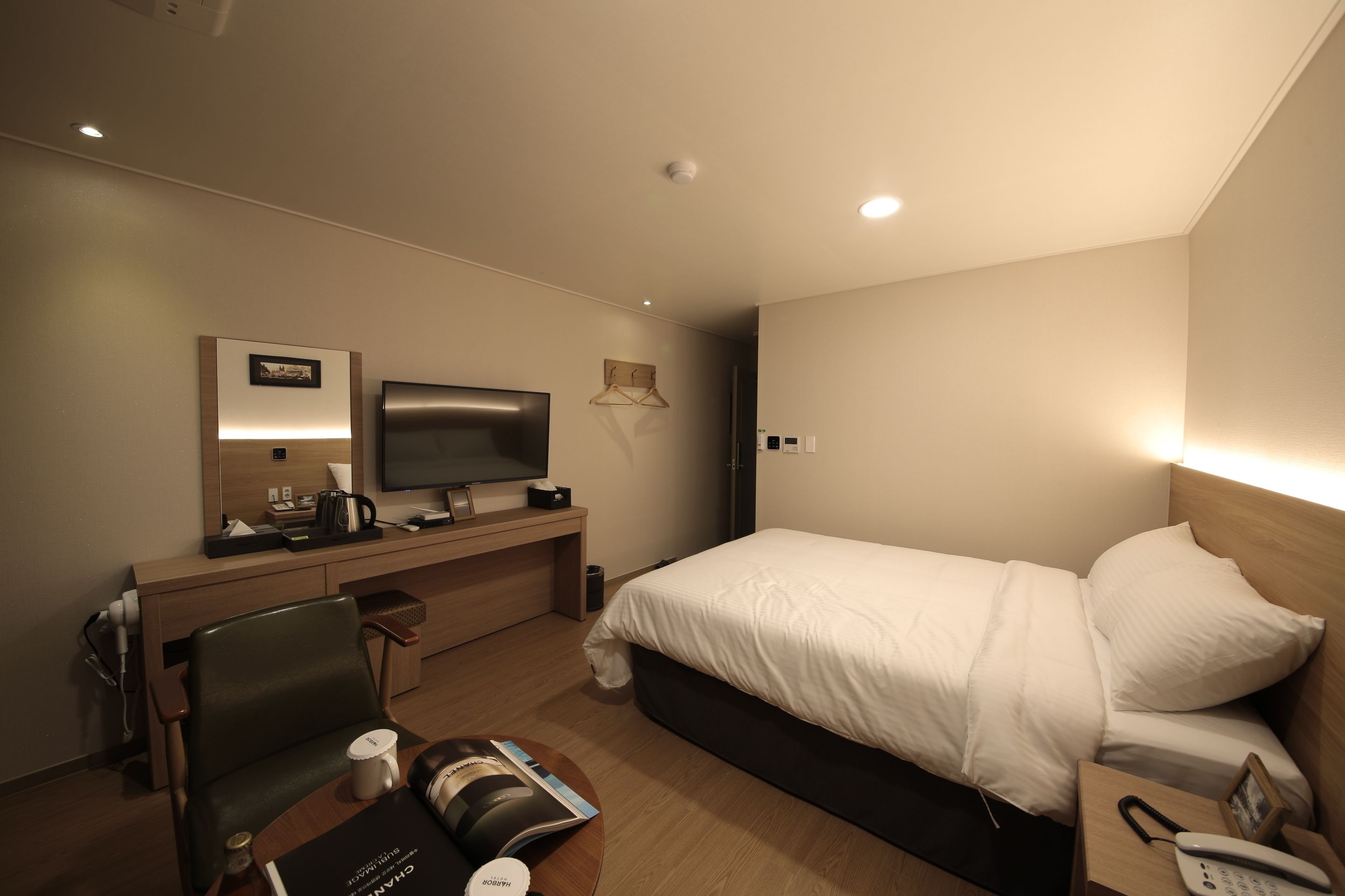 deluxe double room, ocean view | blackout curtains, soundproofing, free wifi