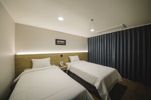Cortinas opacas, sistema de insonorización, wifi gratis
