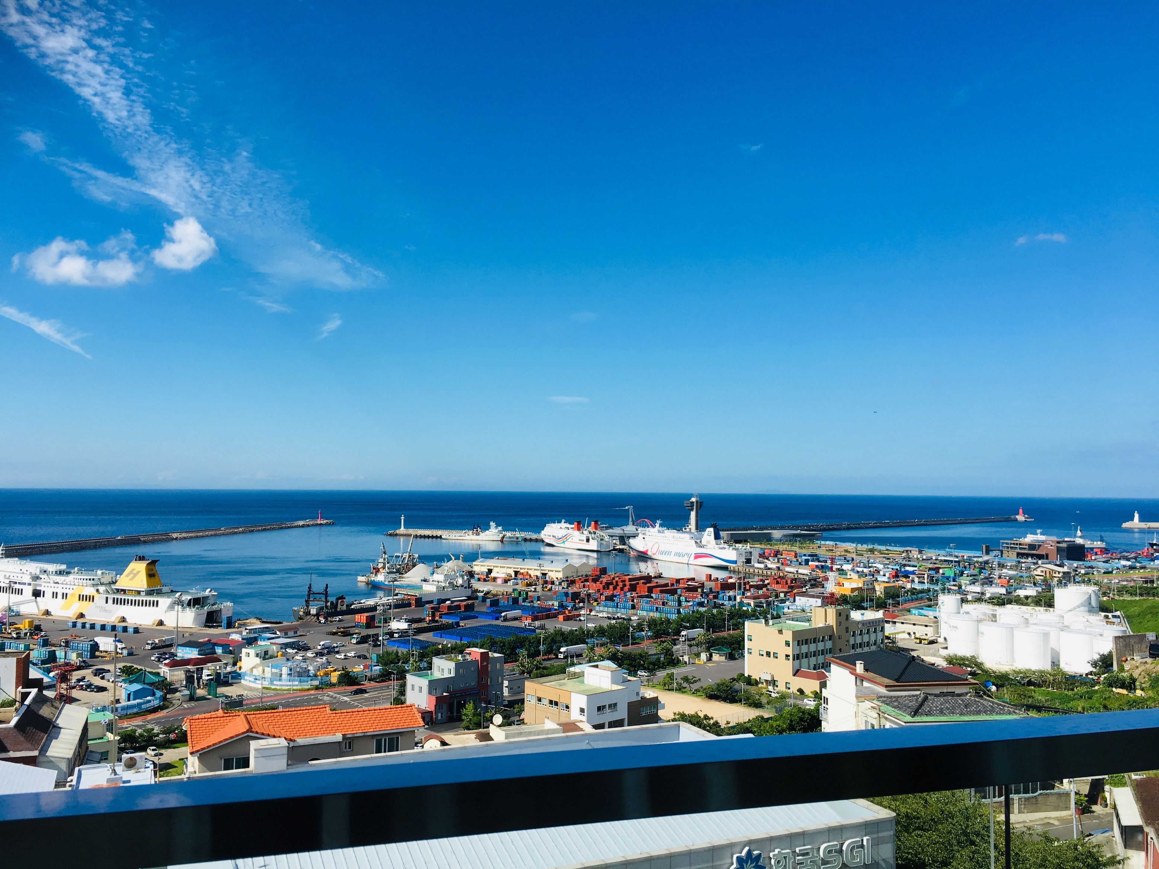 deluxe twin room, partial ocean view | beach/ocean view