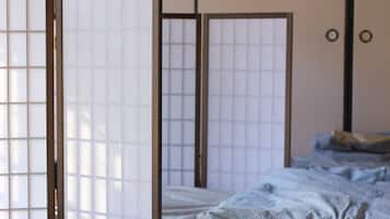 男女混合ドミトリー 布団 | WiFi (無料)