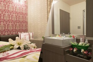 Individually decorated, individually furnished, free WiFi - Hotel America Osaka – Adults Only (Osaka)