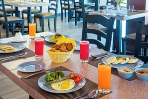 Colazione a buffet inclusa, servita tutte le mattine 