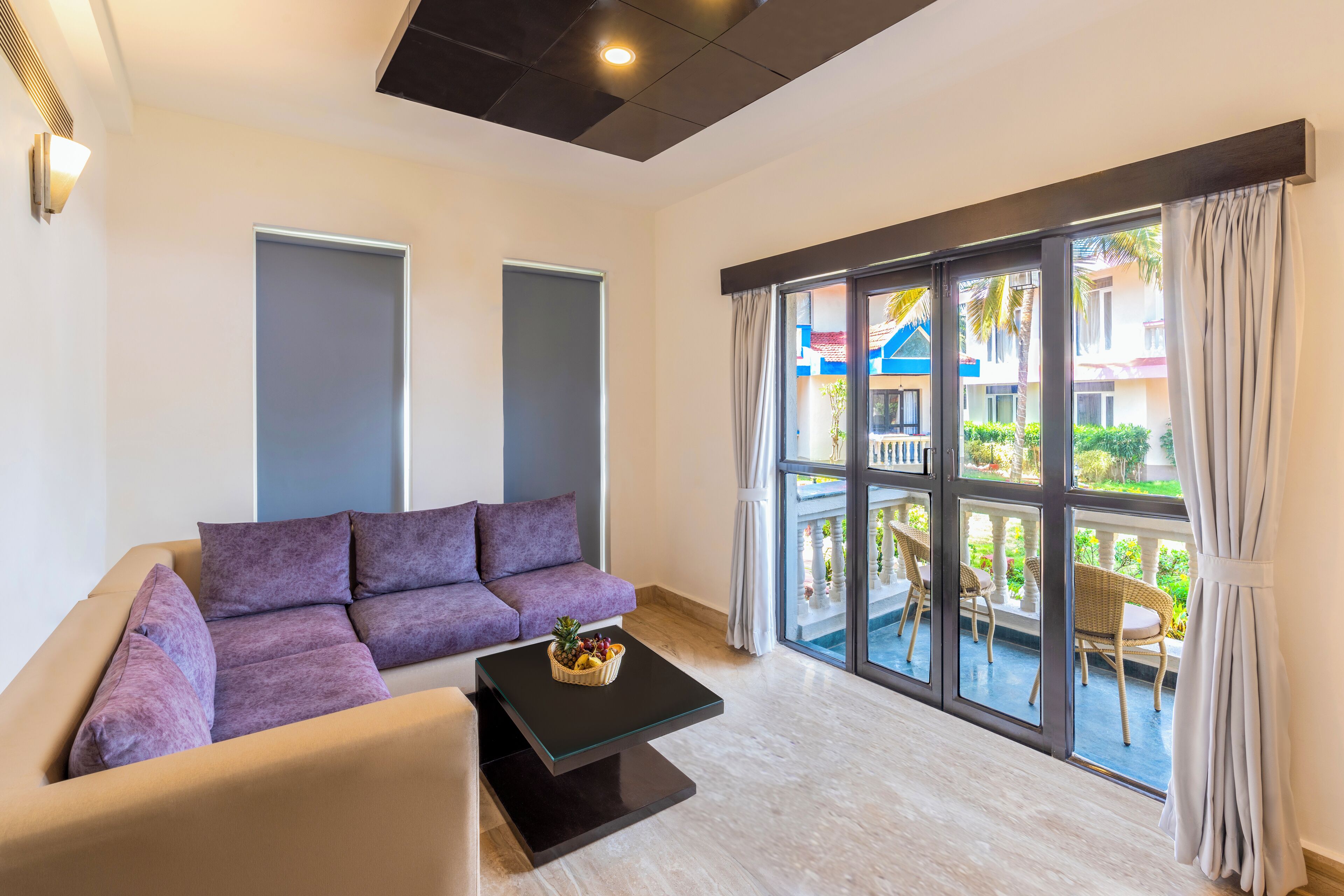 PARLOUR POOL VIEW ROOM | Living area | LCD TV