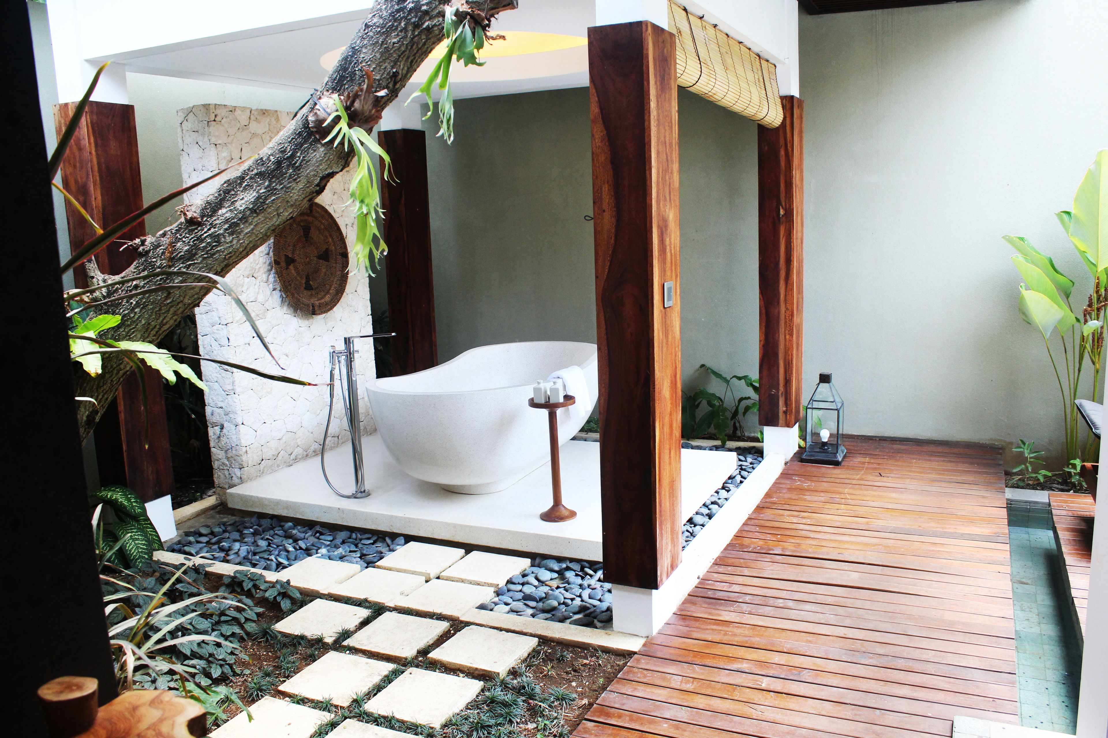 three bedroom pool villa | deep-soaking bathtub