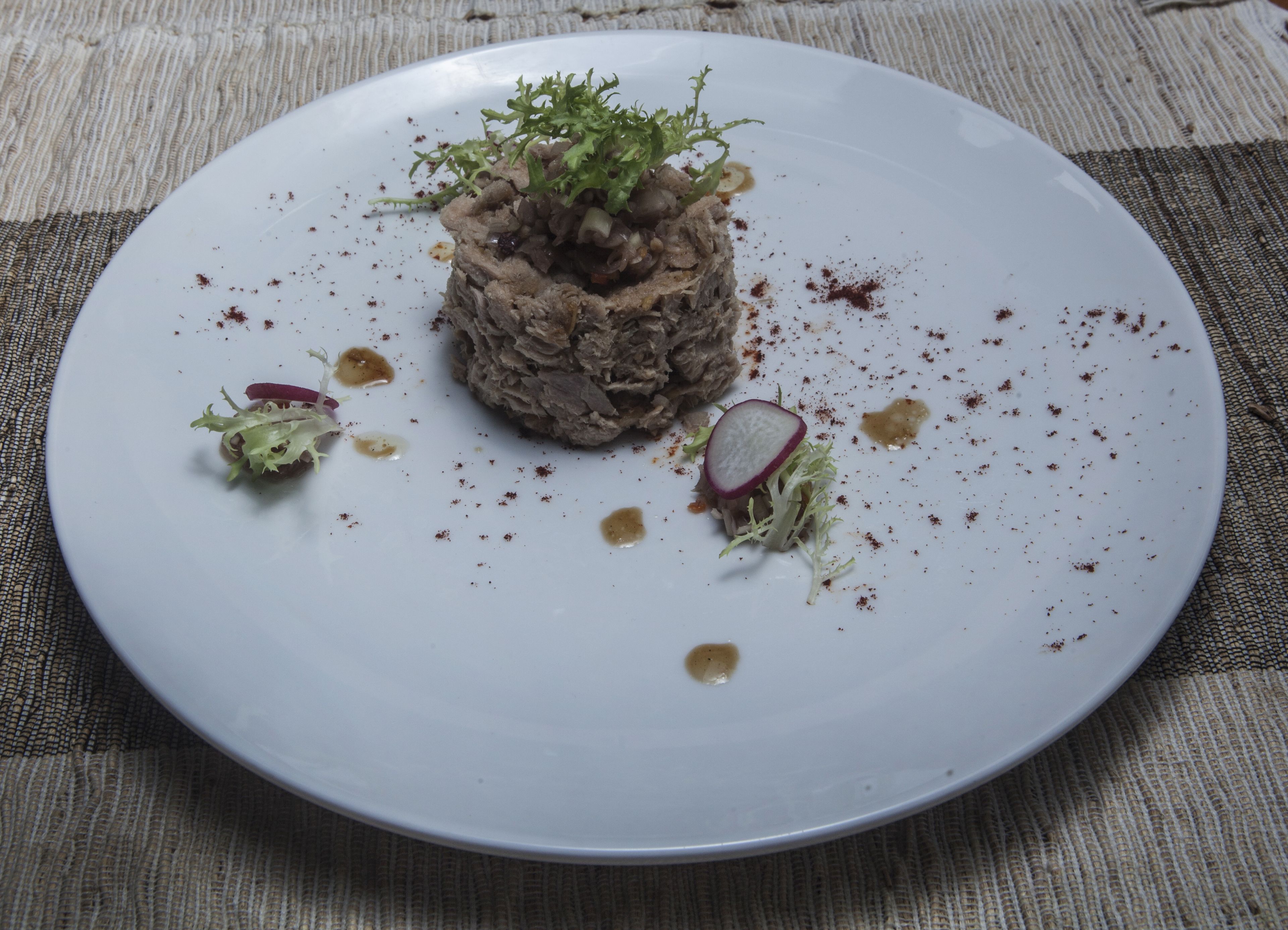 breakfast, lunch, dinner served; international cuisine