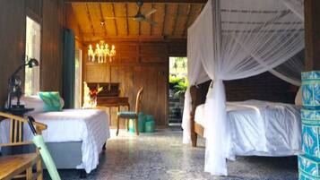 Dragonfly Room | Minibar, brankas, Wi-Fi gratis, dan seprai linen